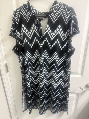 Ashley Stewart Black and White Geometric Top